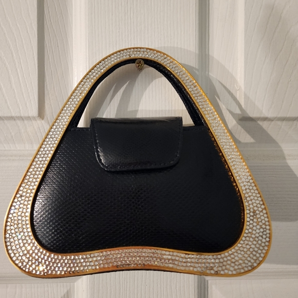 ashneil Handbags - Hand bag